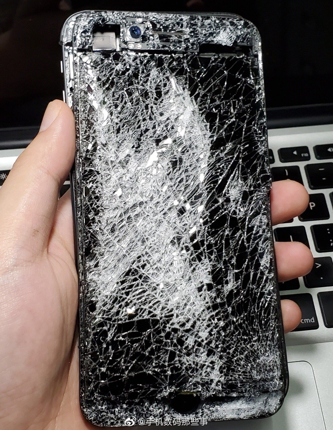 摔得看不出型号了