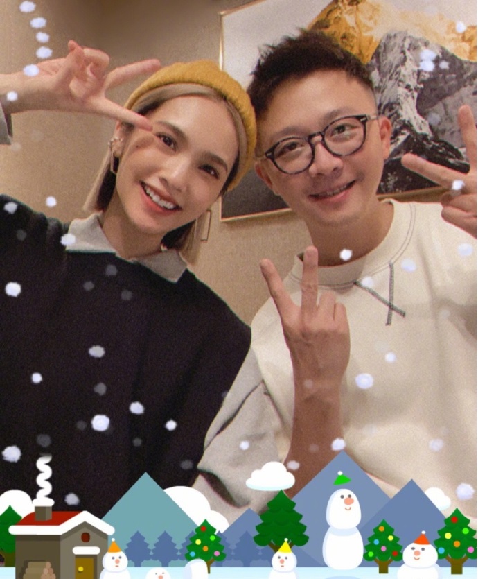 群星过圣诞!张艺兴录节目为粉丝发苹果,杨丞琳与异性好友一起过