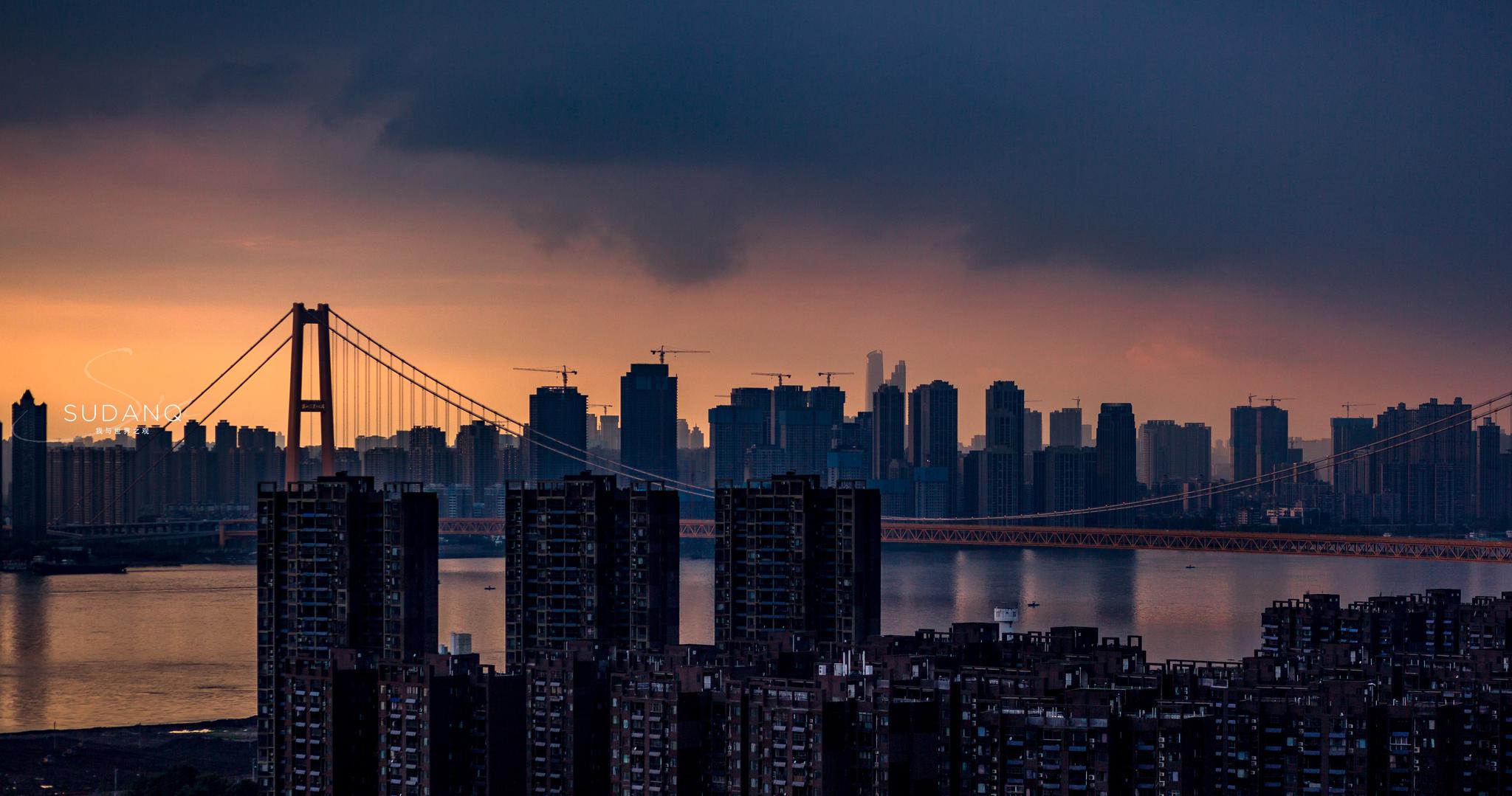 今日城市,武汉上空,真的是充满大世界. 近期也不知道为何……|武汉|天