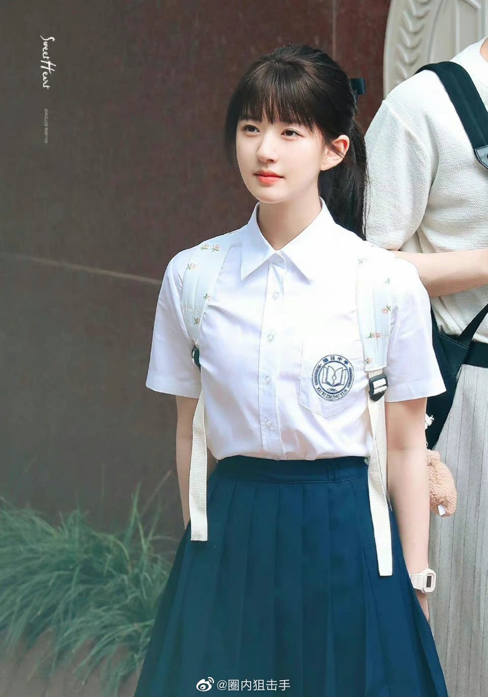 赵露思《偷偷藏不住》校服马尾造型路透真的好青春呀……|偷偷藏不住