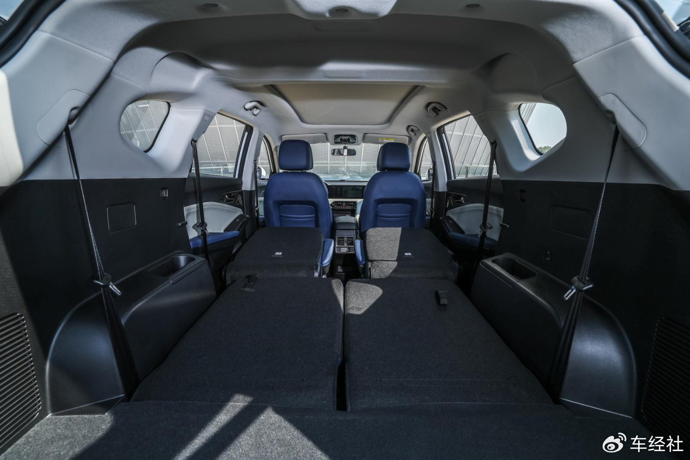 5/6/7座任你选，9.98万元起售的电混SUV，江淮X8 E家到底有多狠？