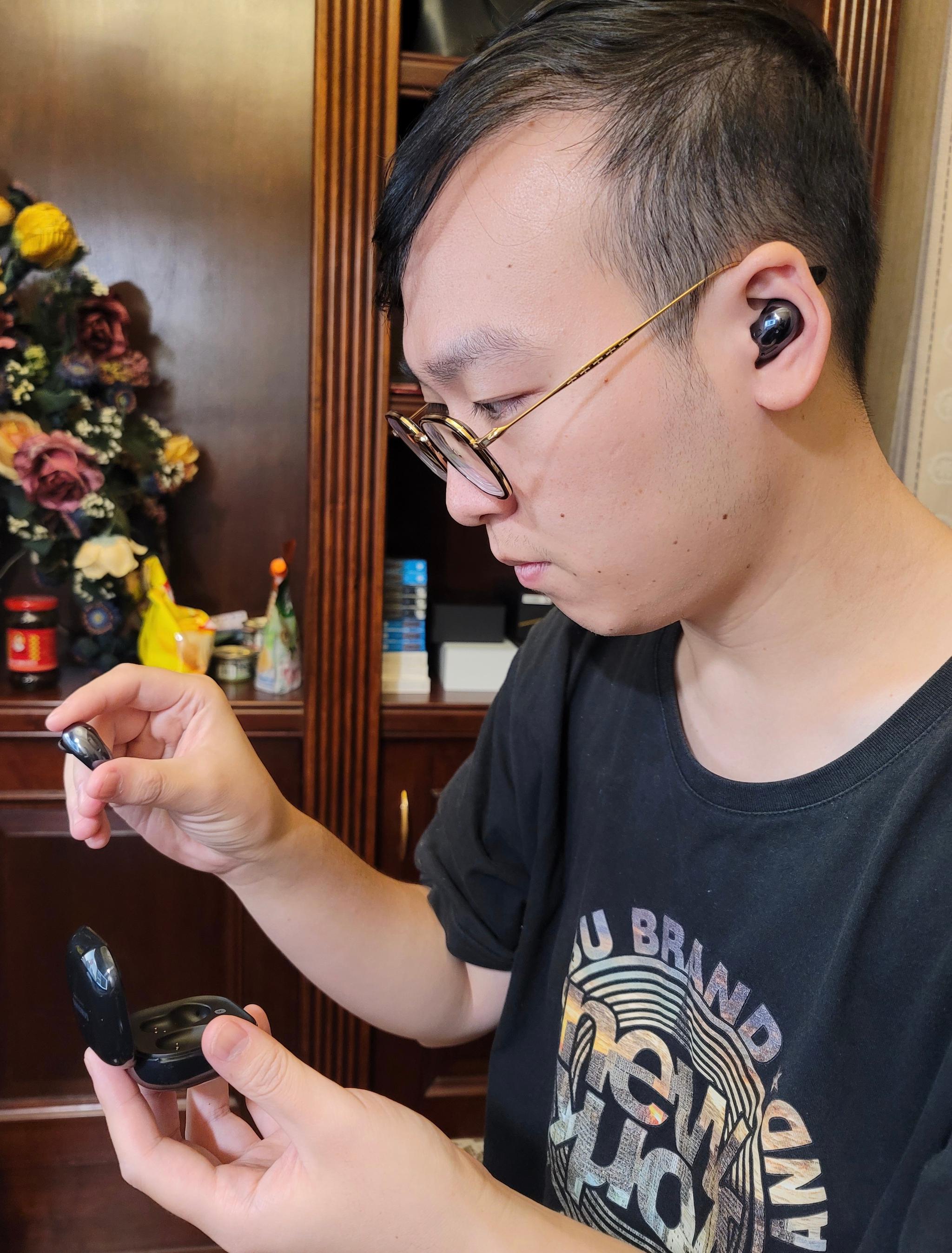 为什么三星这个budslive戴起来怪怪的