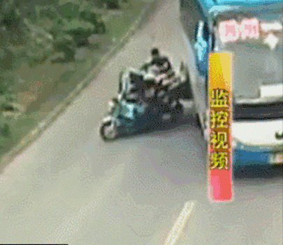 嘿！张同学，你被交警蜀黍盯上了休闲区蓝鸢梦想 - Www.slyday.coM