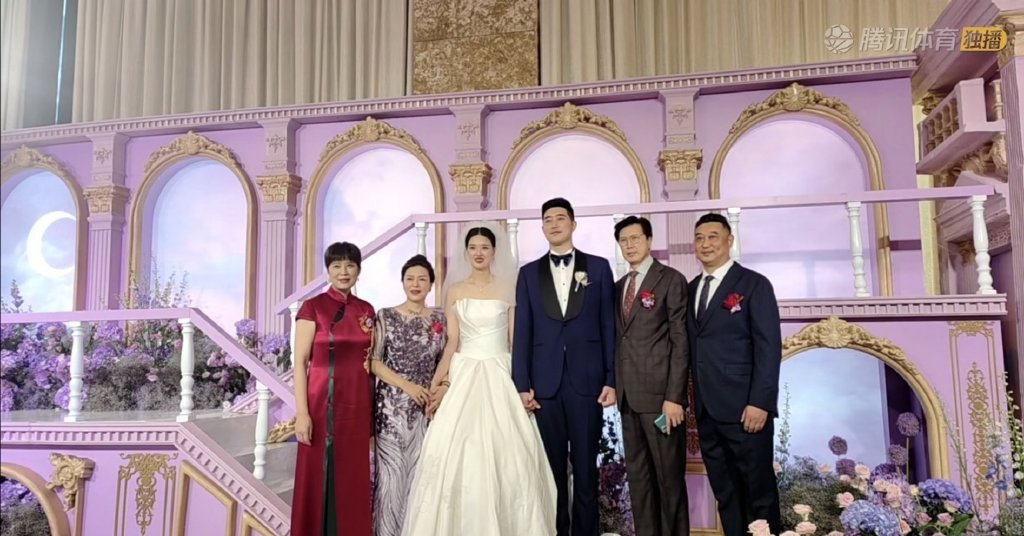 郎平蔡斌及国手们视频送祝福!