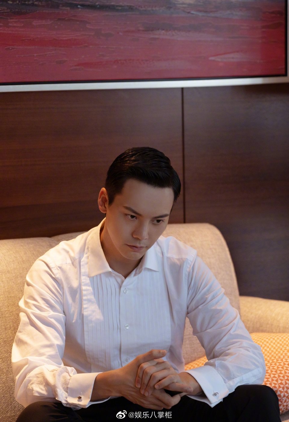 戴眼镜的陈伟霆又是另一种帅气!_高清图集_新浪网