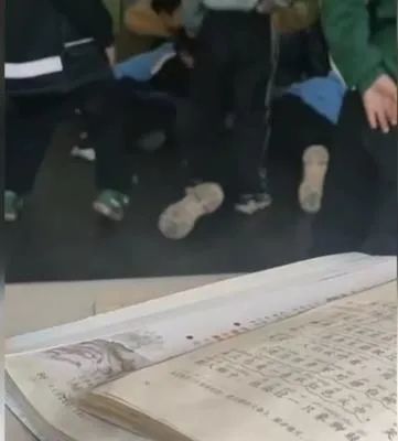用棍子抽打、指挥其他学生扒裤子！河北一老师体罚学生被解聘休闲区蓝鸢梦想 - Www.slyday.coM