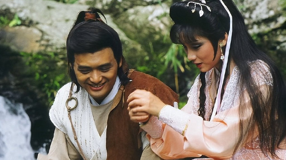 周润发版《笑傲江湖》剧照:有槽点,仪琳是道姑造型|岳不群|左冷禅|尼姑|刘丹|田伯光_新浪新闻