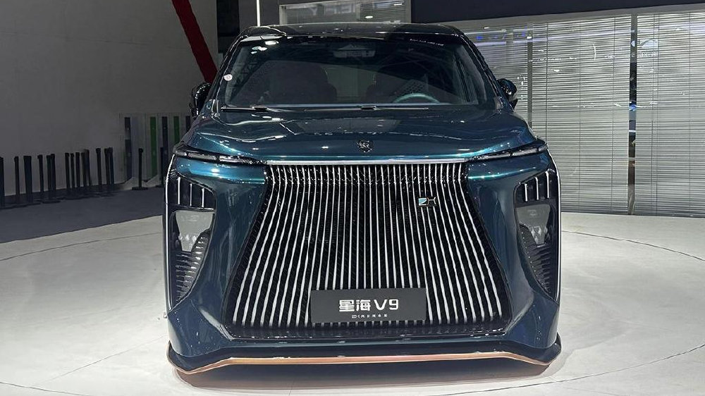 东风风行星海V9新车型亮相,换新前脸, 外观很霸气,7座,侧滑门-新浪汽车