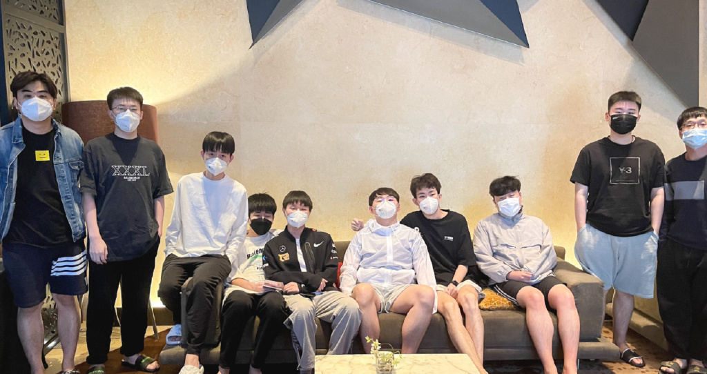 LPL出征宣传片太燃,红色机甲击碎一切,全员看好RNG击败DRX休闲区蓝鸢梦想 - Www.slyday.coM LPL出征宣传片太燃,红色机甲击碎一切,全员看好RNG击败DRX休闲区蓝鸢梦想 - Www.slyday.coM