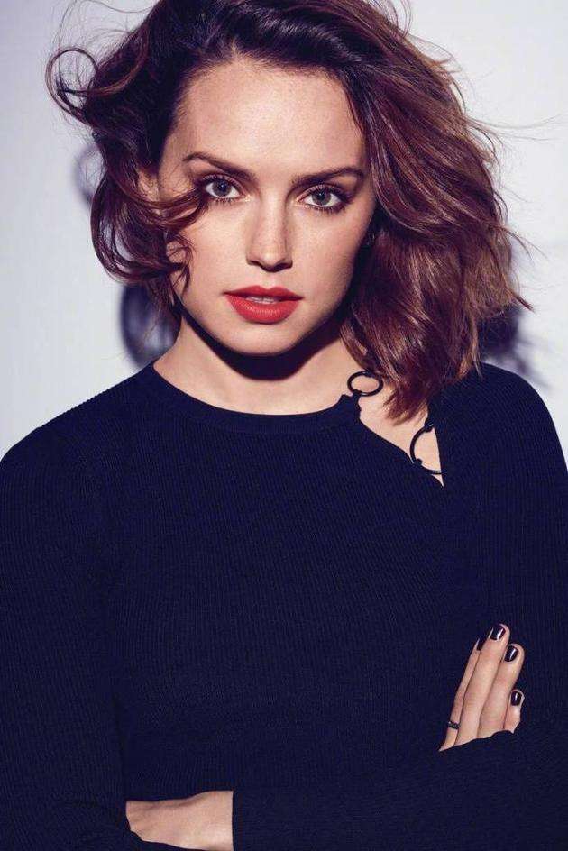 黛西·雷德利近日在dragcast播客采访中回应《星球大战9》受到的批评