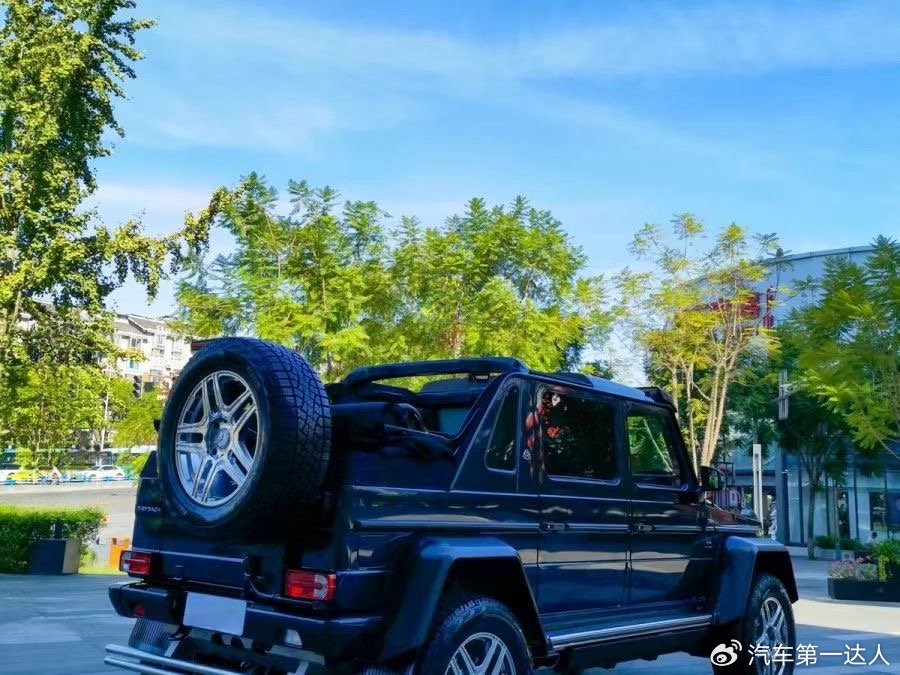 99台限量的迈巴赫g650landaulet