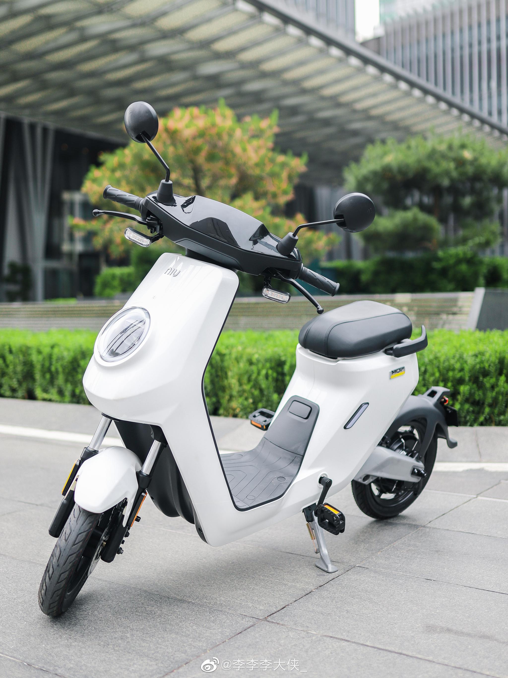 和我的新宠小牛mqi2合个影