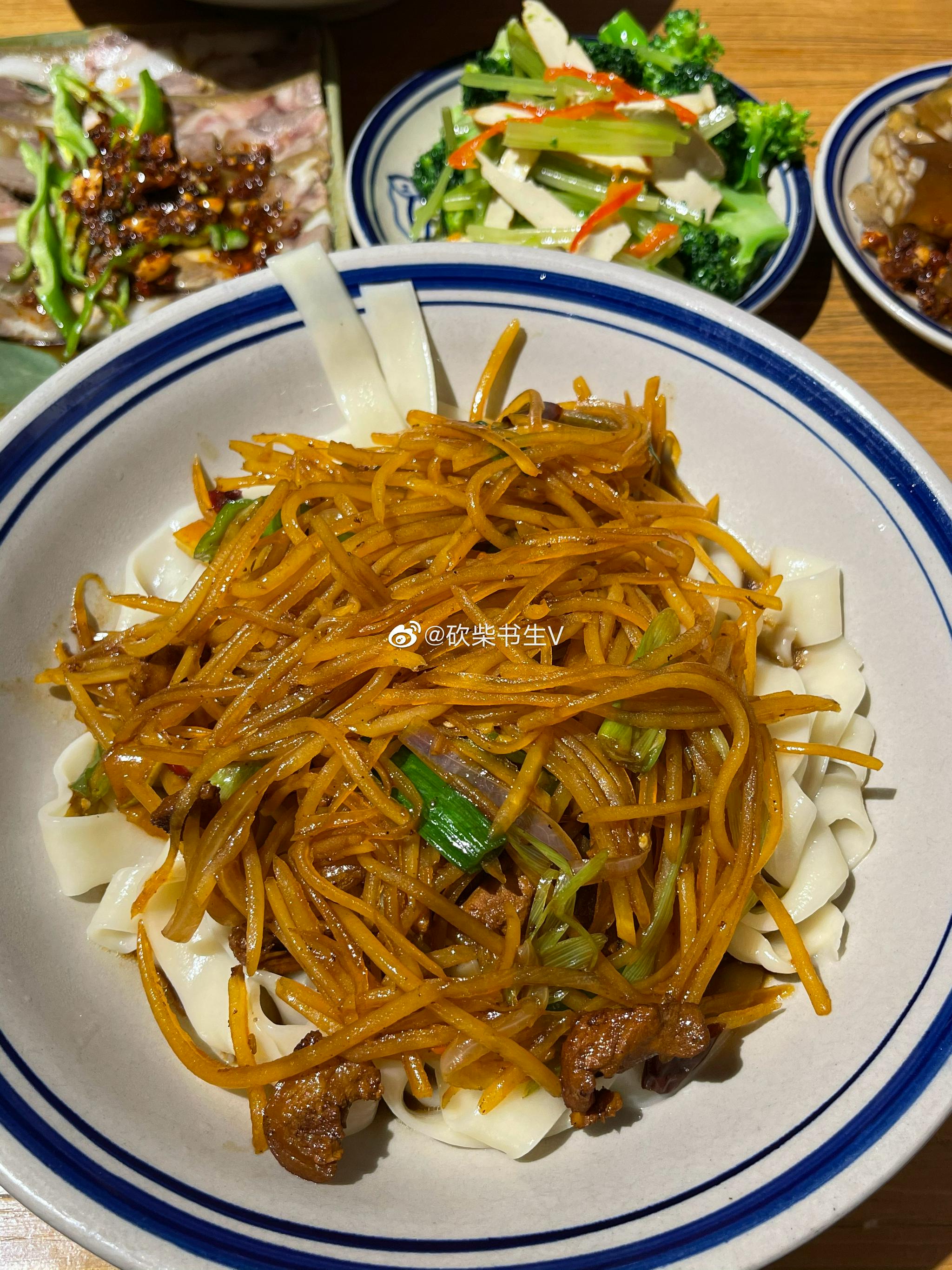 河西重镇——酒泉故事的拌面,西葫芦炒肉拌面(18元)