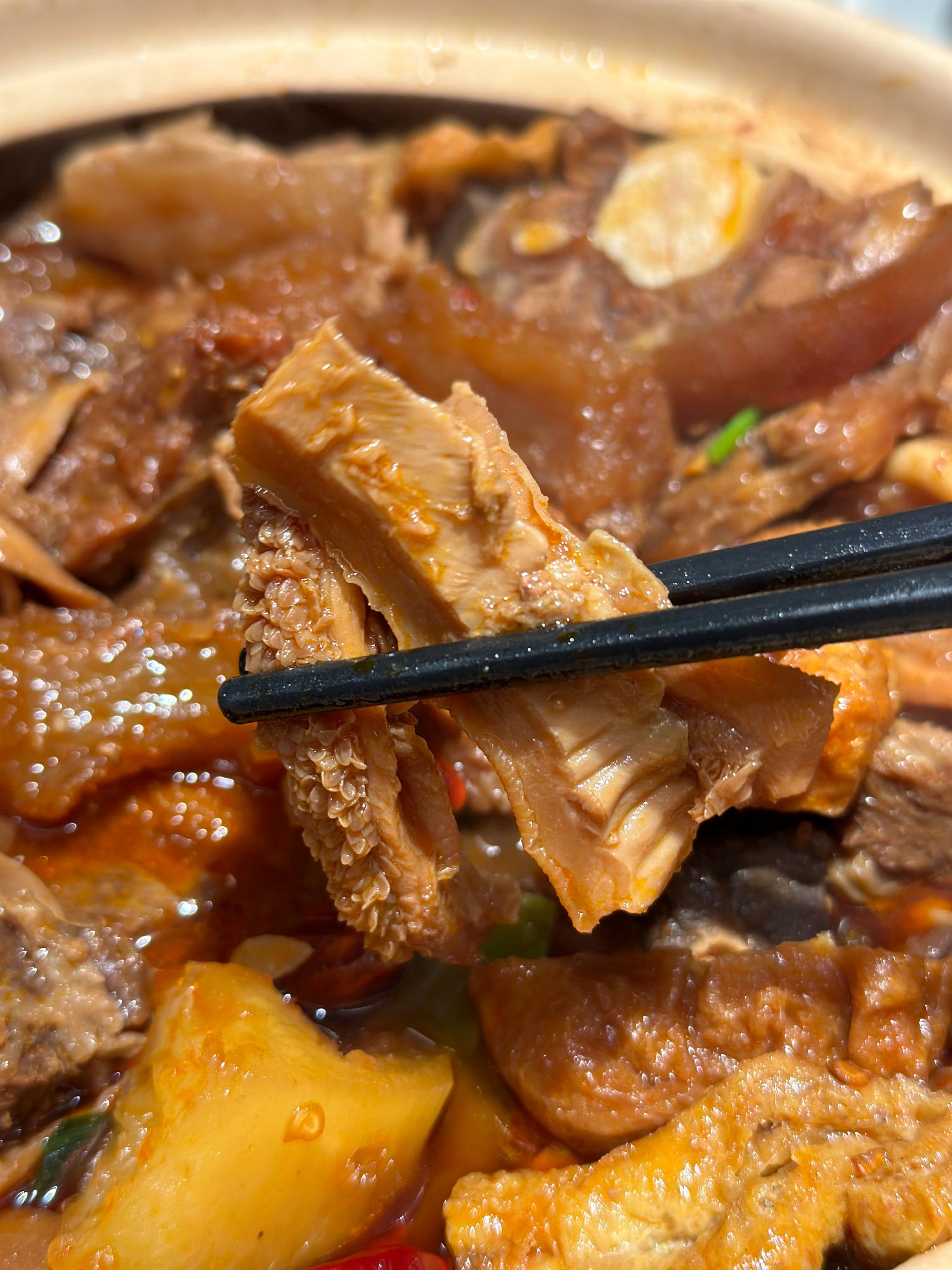 近来迷上的食物是牛杂煲,很爱