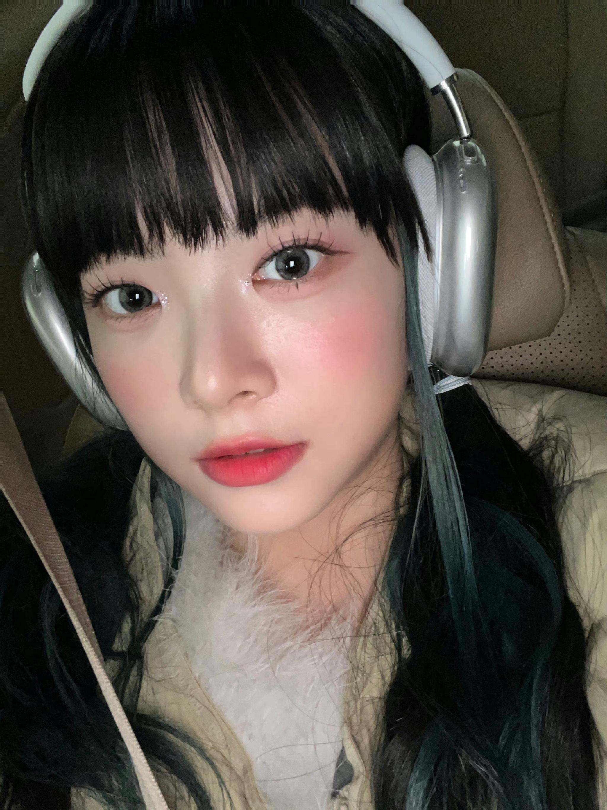 洪恩采の自拍集__财经头条