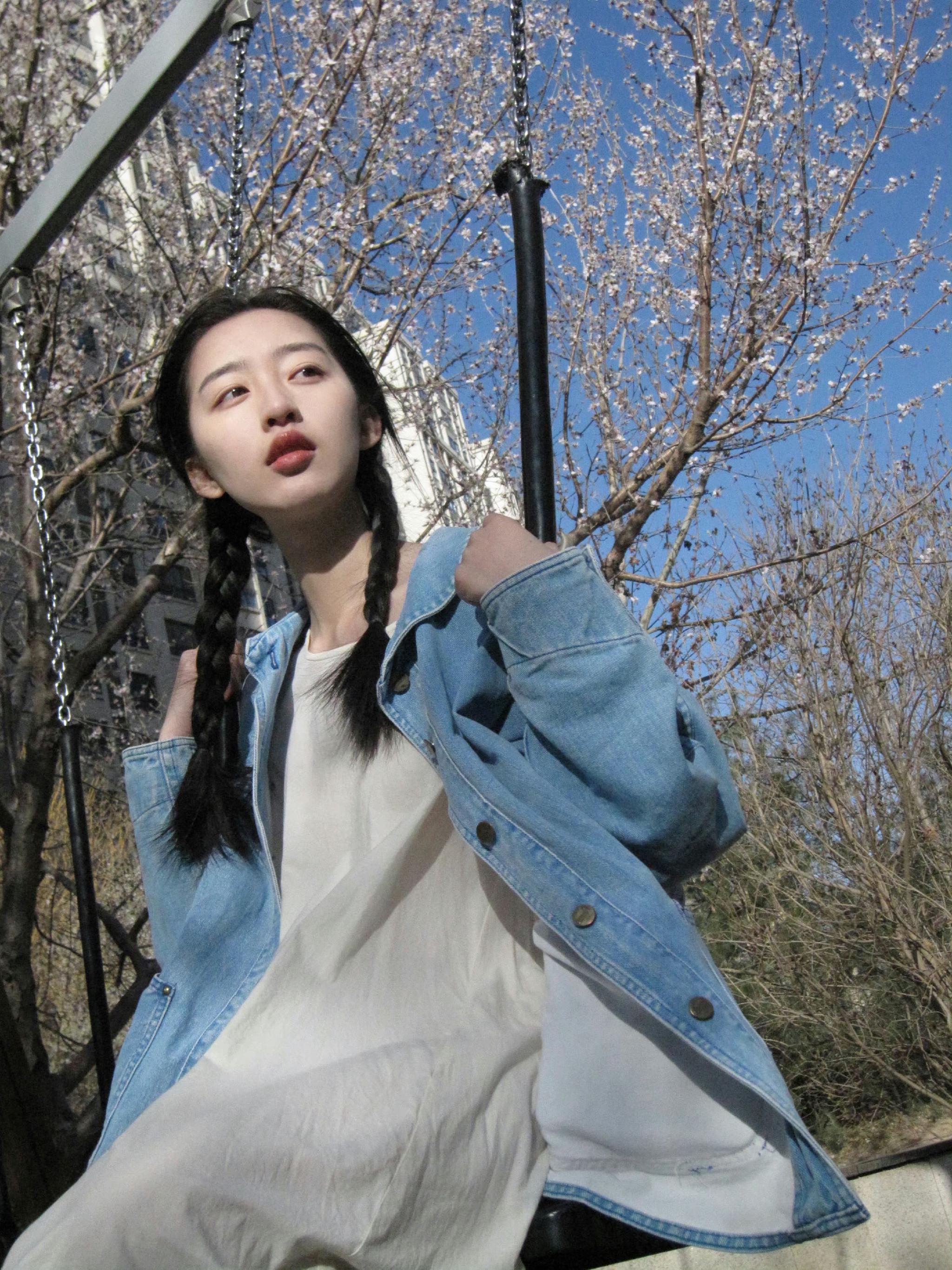 邓恩熙18张氛围感照片合集05很美很有灵气的妹宝