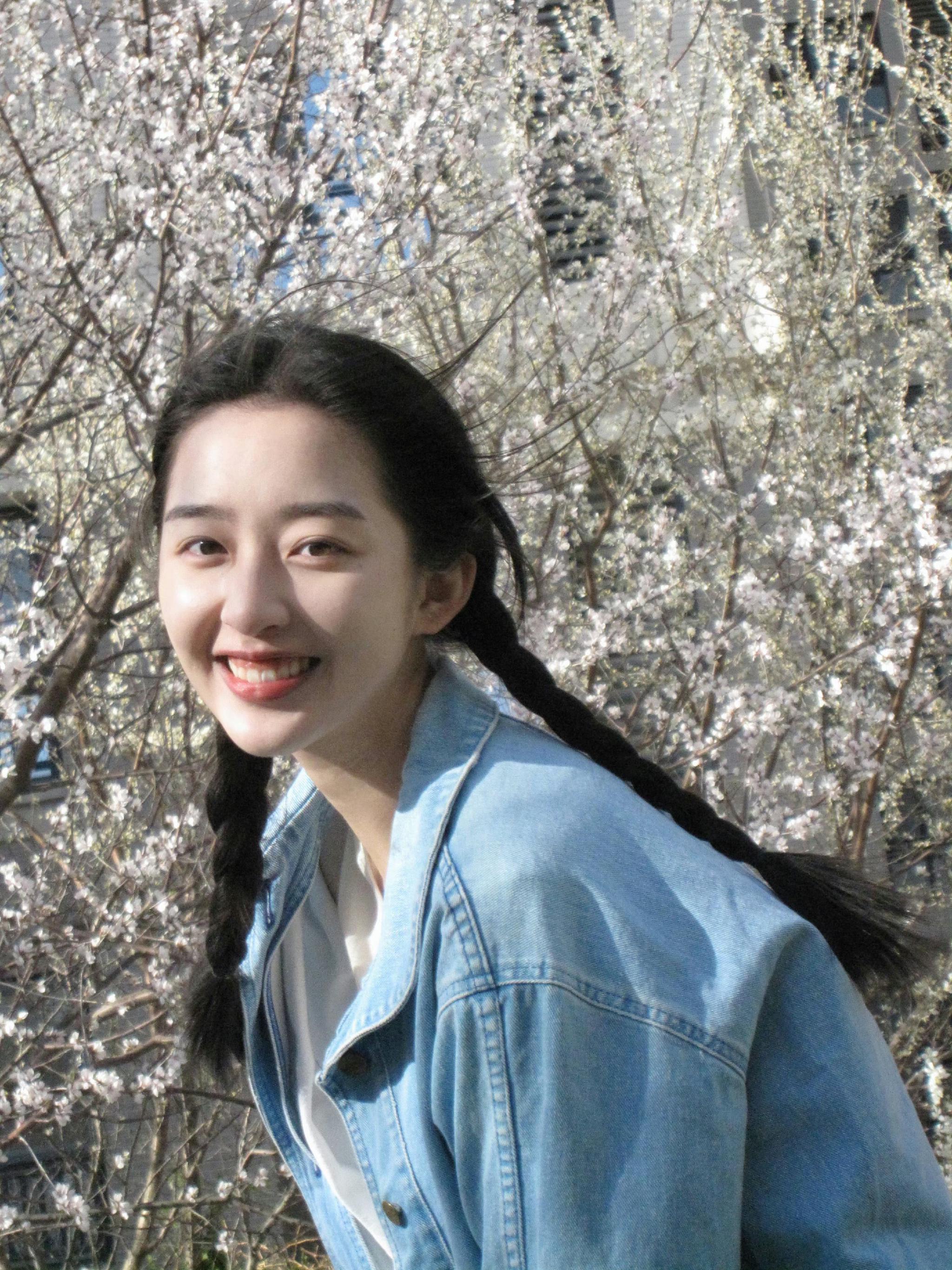 邓恩熙18张氛围感照片合集05很美很有灵气的妹宝