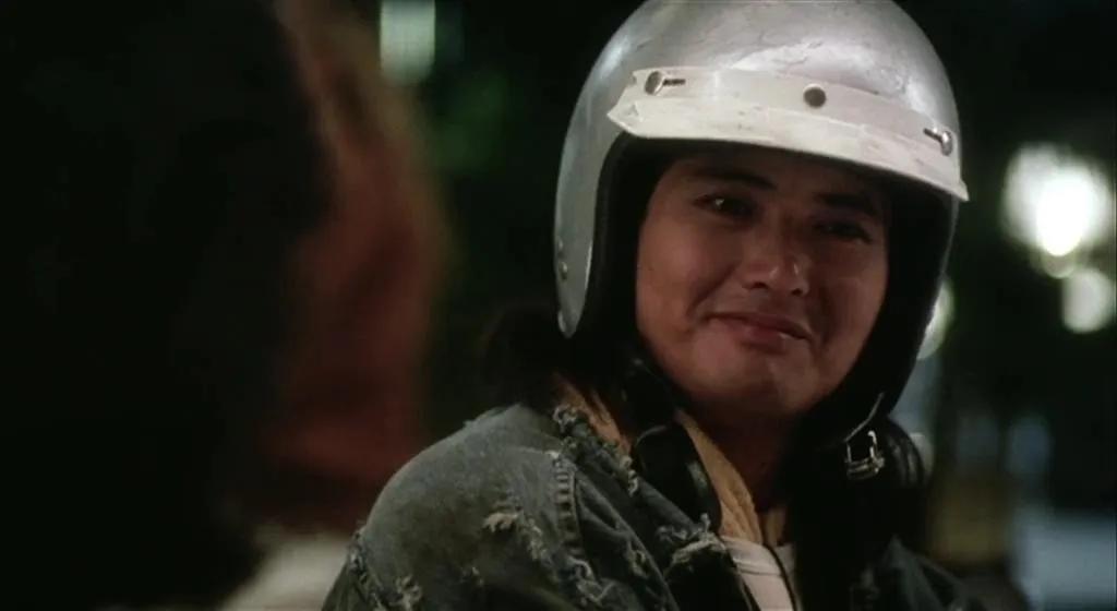 1990年周润发的阿郎打败赌神高进张艺谋为他颁奖