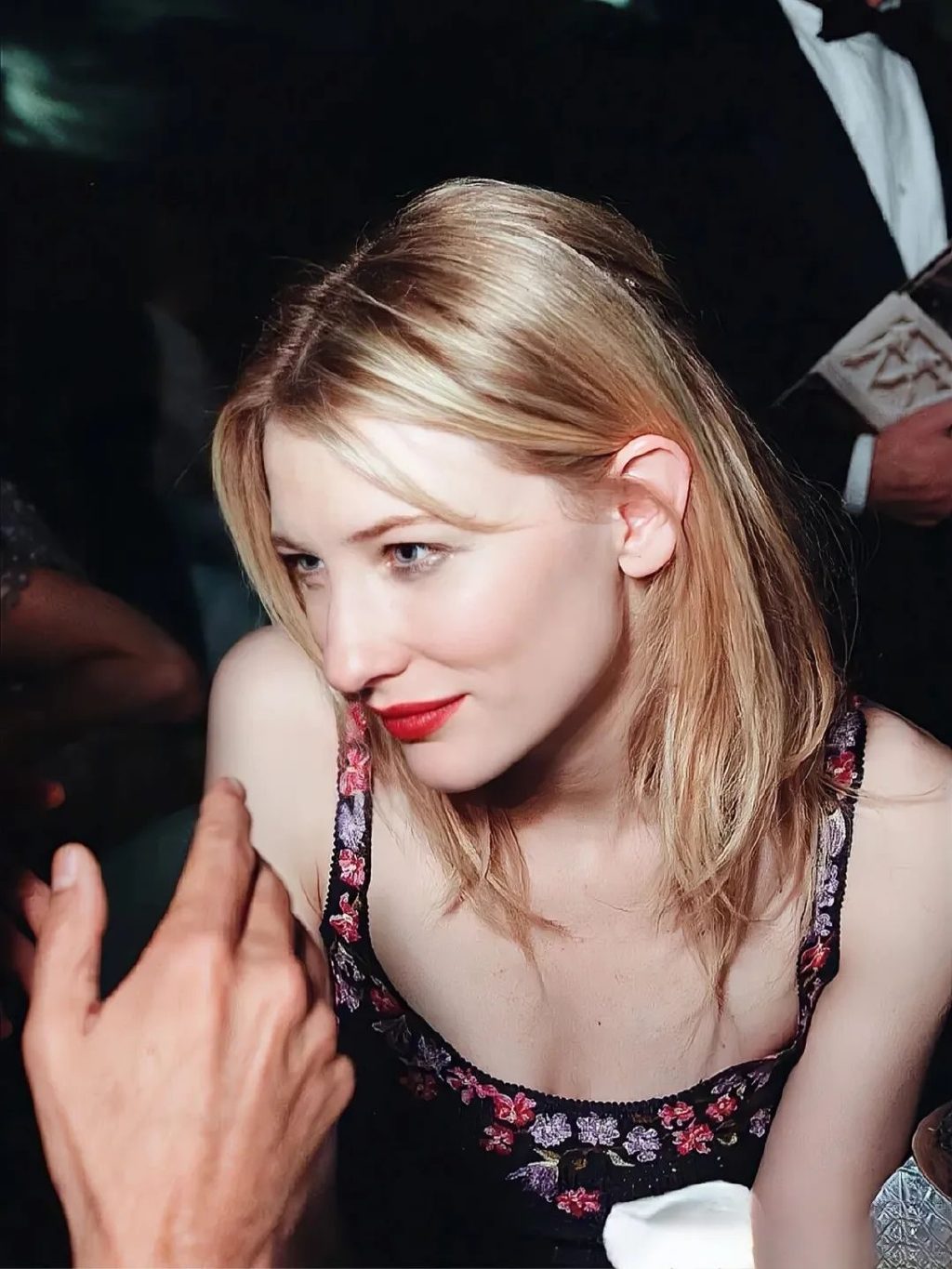 演遍各路美人,为什么这美艳妖女能爆火百年…__财经头条