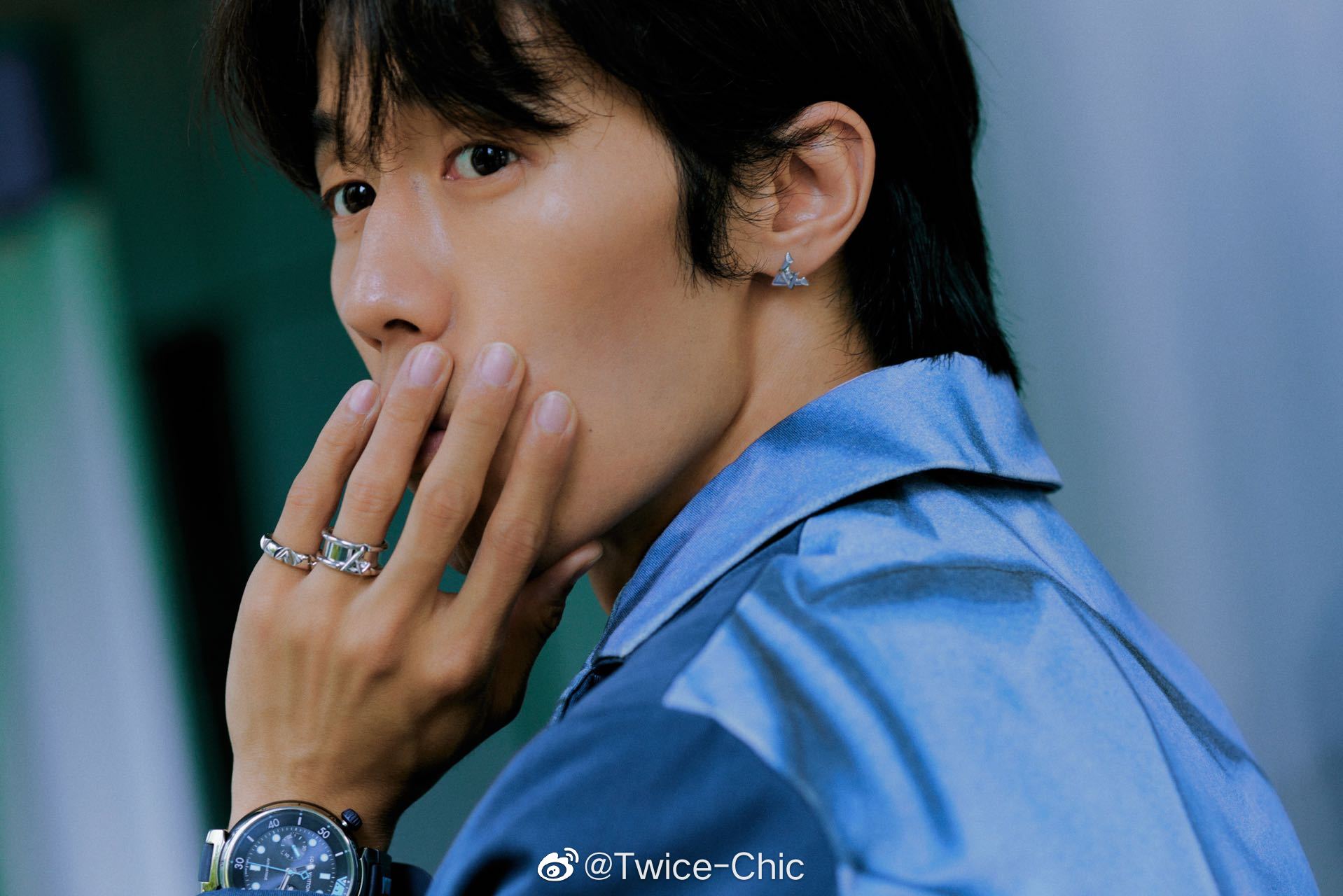 演员周游今日北京出席活动造型 穿梭于初夏街头……_高清图集_新浪网