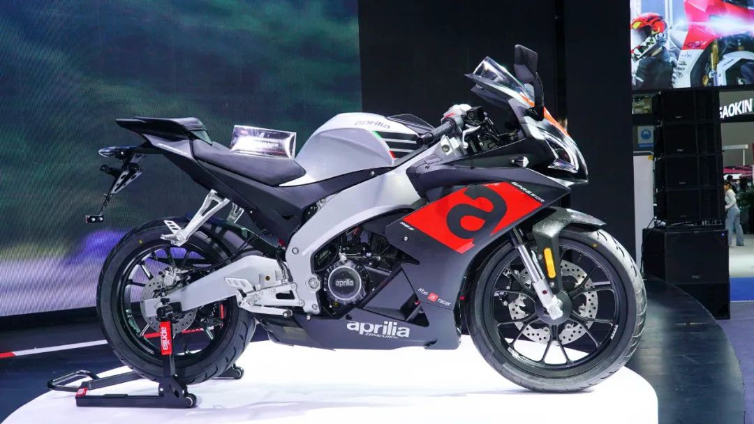 2021西安摩博会拉开帷幕,多款新车亮相:gpr250r/150r,奔达燎700,唐刀