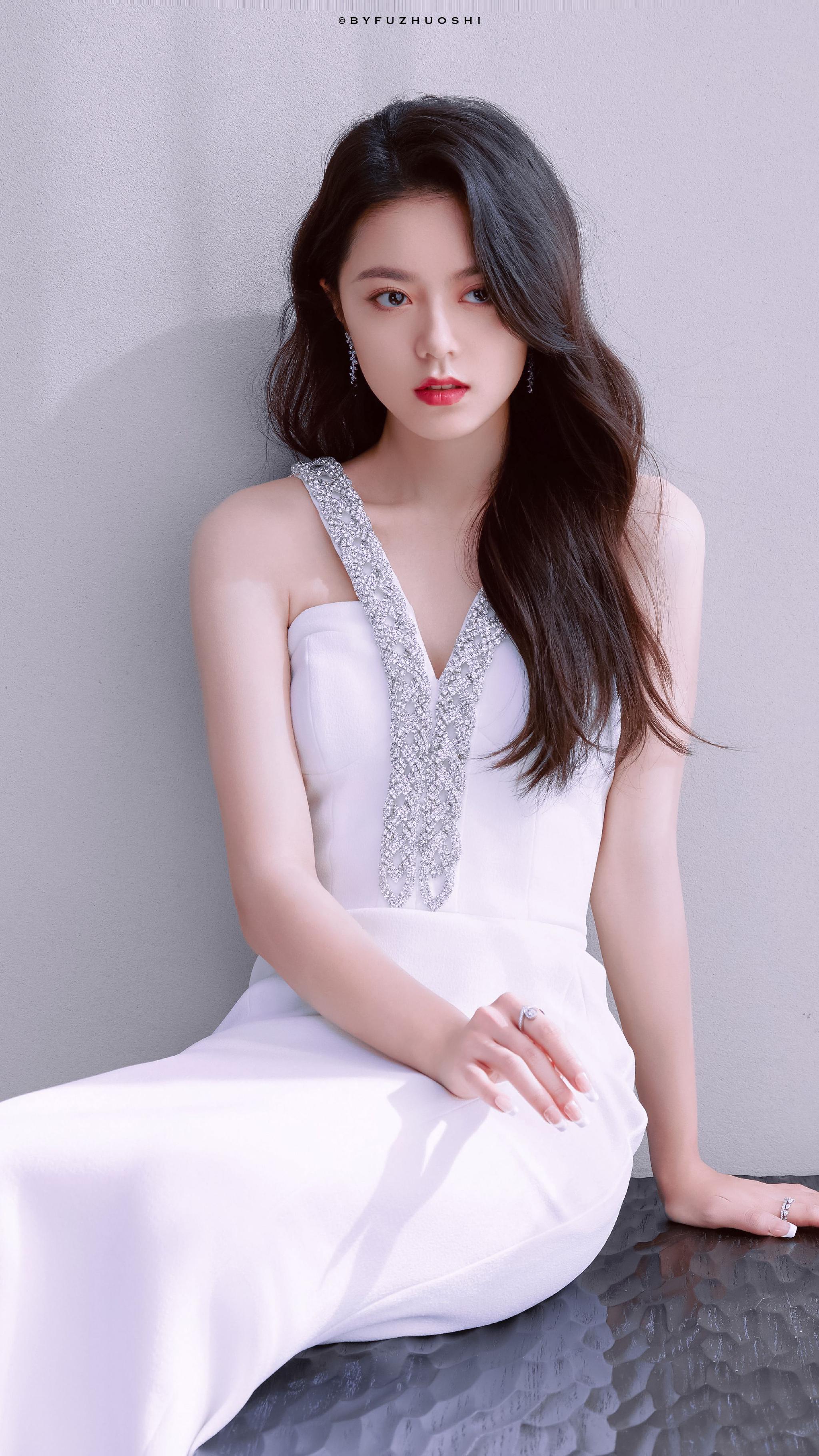 赵今麦|腰臀比好绝!__财经头条