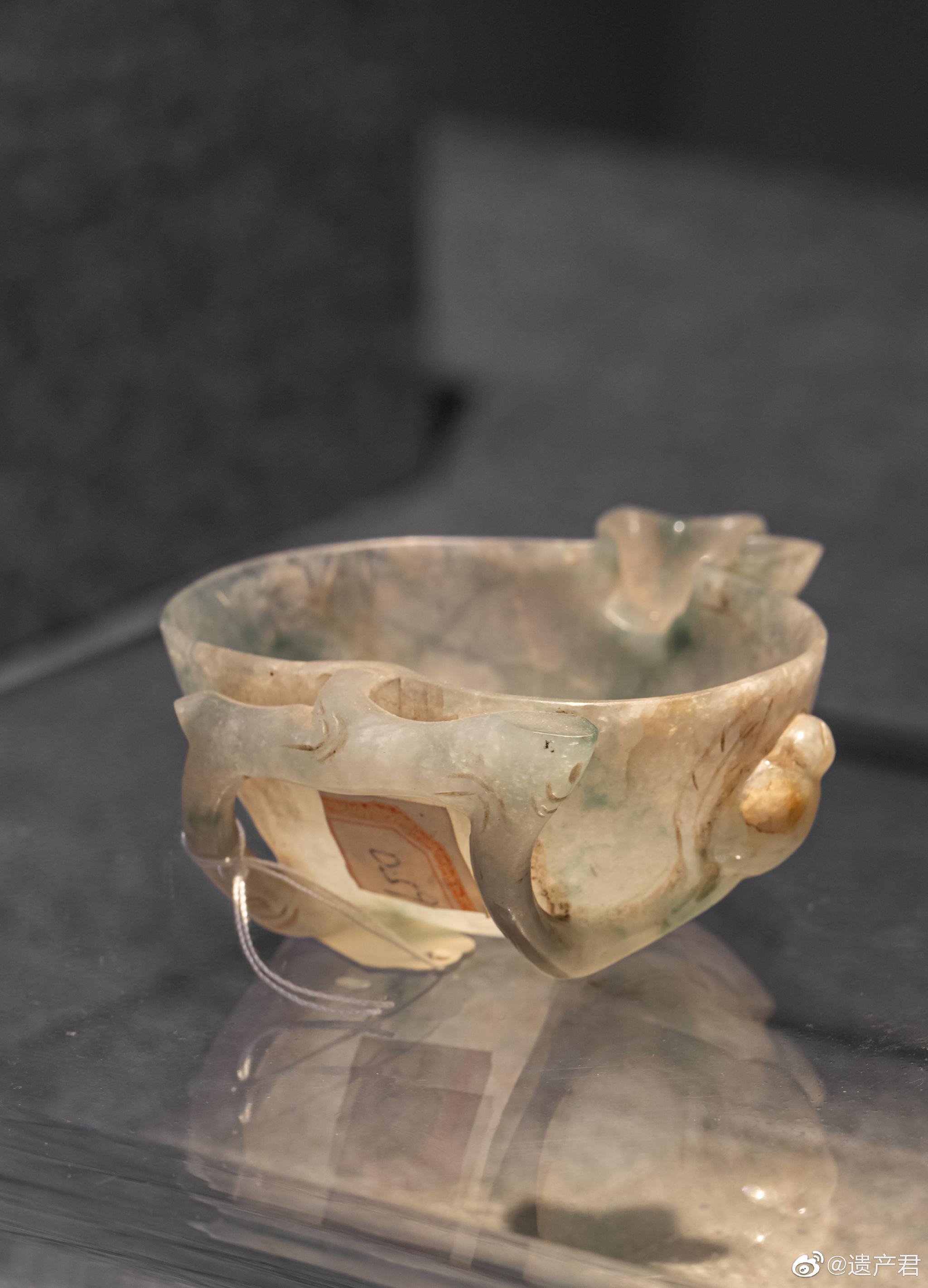 扬州博物馆藏· 清代石榴形翡翠玉杯__财经头条