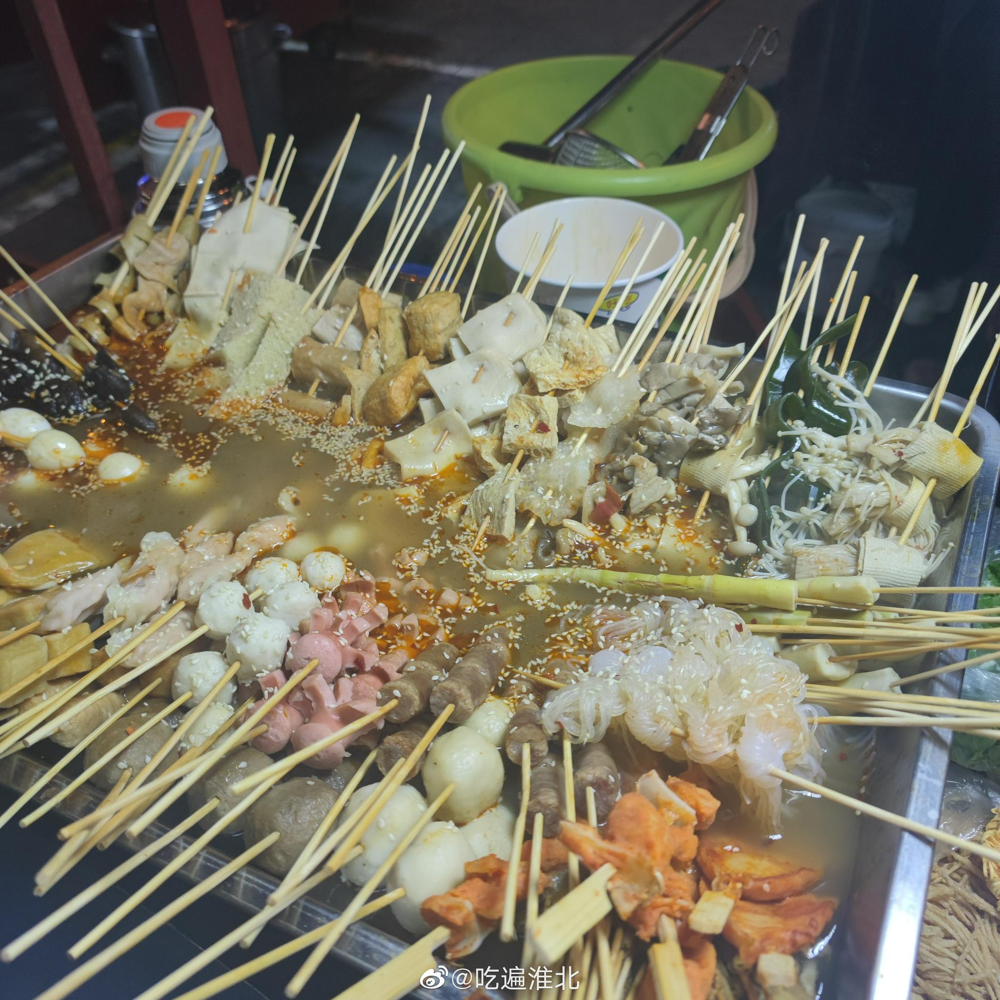 泡串pk 图一黄老邪老演员了 大家都很熟悉 属于口味比较浓厚那类