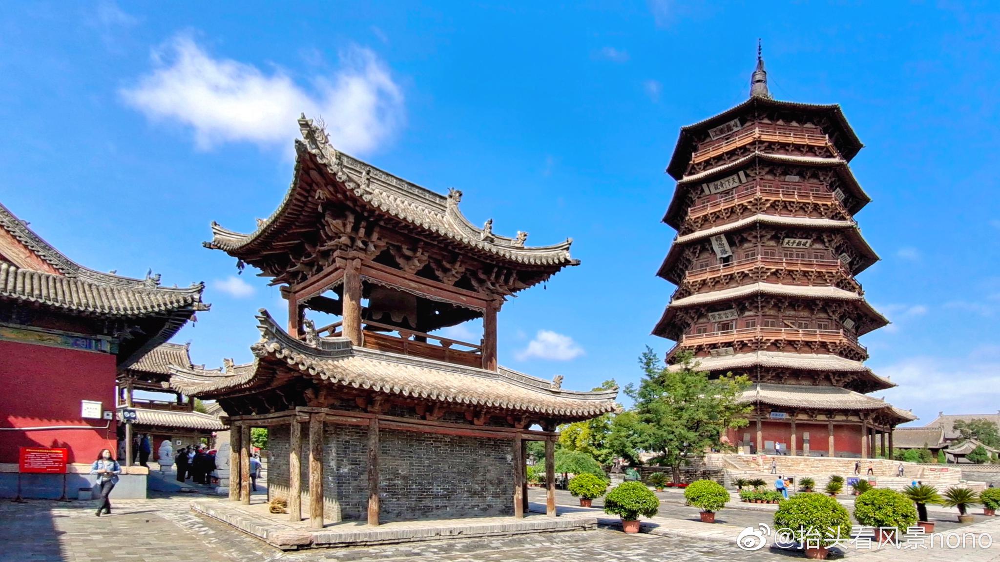 山西,朔州市应县木塔.是中国现存最高最古的且唯一一座木构塔建筑