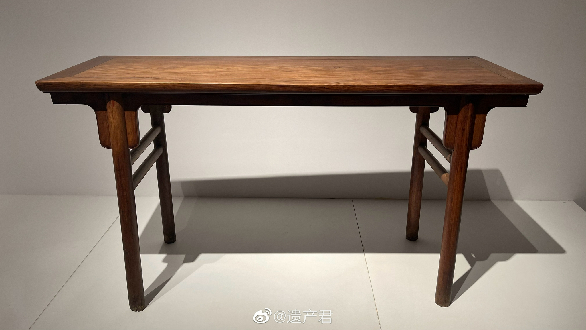 清华大学艺术博物馆里收藏的明代家具……