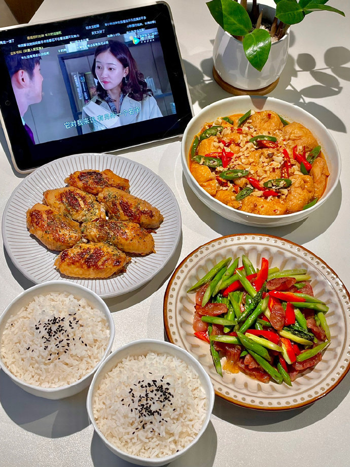 一屋两人三餐四季__财经头条