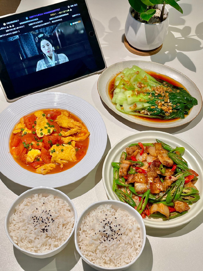 一屋两人三餐四季__财经头条