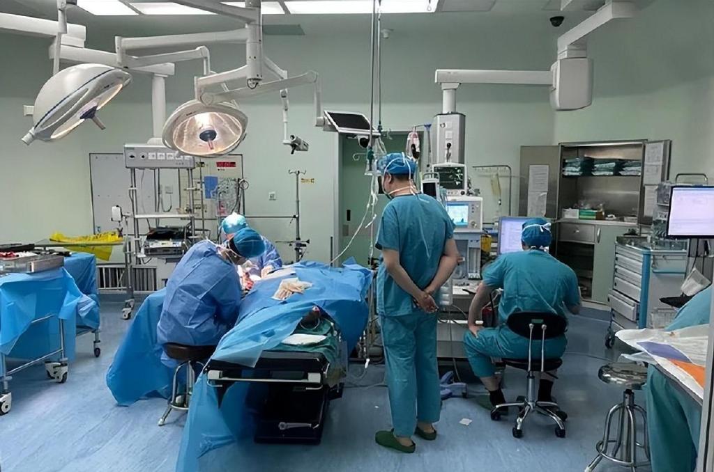 国庆档第一个定档的居然是它！这部平凡人做伟大事的电影注定要爆休闲区蓝鸢梦想 - Www.slyday.coM