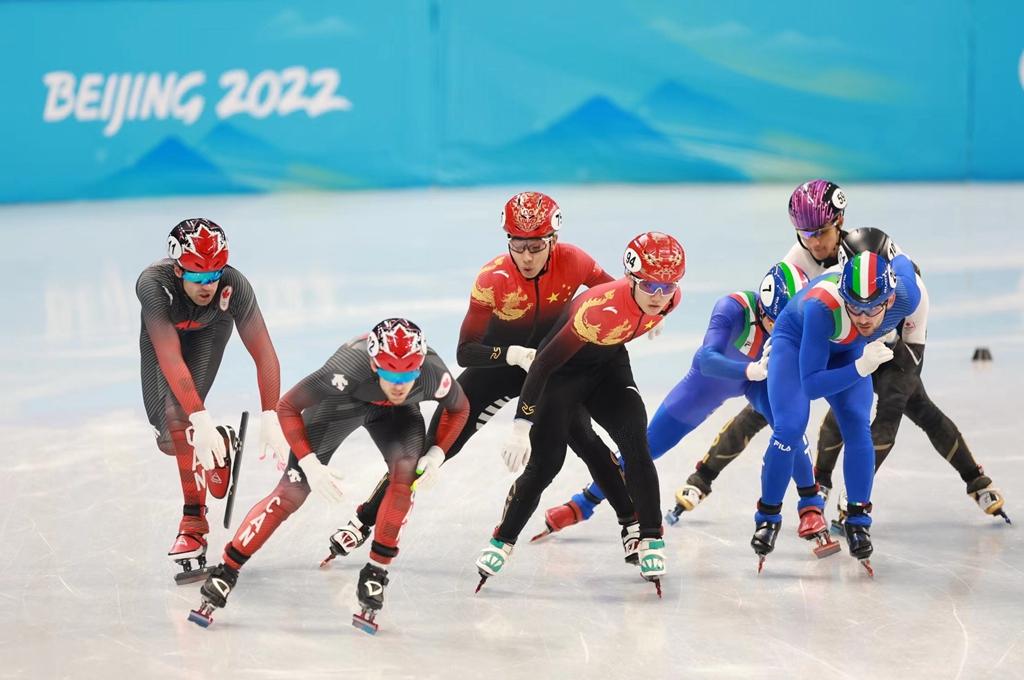 北京冬奥短道速滑男子接力，碰者无过错，摔者也晋级休闲区蓝鸢梦想 - Www.slyday.coM
