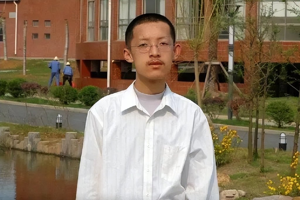 北大天才柳智宇还俗工作，主动降薪至2万，称不买房不买车不要娃休闲区蓝鸢梦想 - Www.slyday.coM