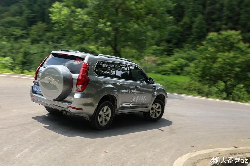 全新哈弗h9实车现身车长5米墨绿色涂装配24t柴油四驱