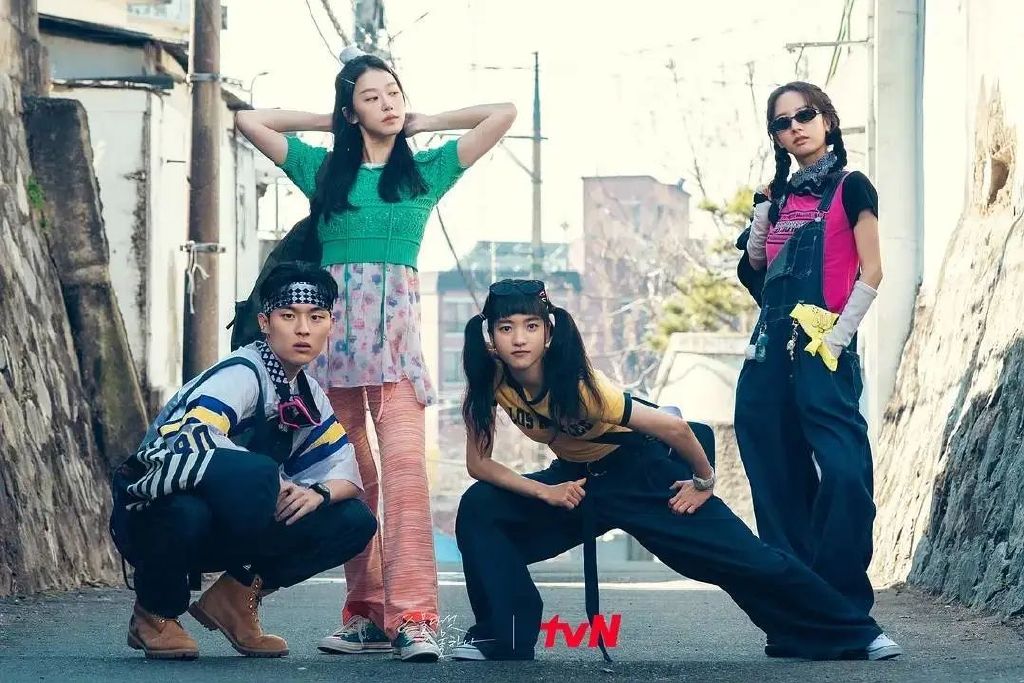 首播收视第一,温暖搞笑治愈!8集后这部tvN最新韩剧必上9分休闲区蓝鸢梦想 - Www.slyday.coM 首播收视第一,温暖搞笑治愈!8集后这部tvN最新韩剧必上9分休闲区蓝鸢梦想 - Www.slyday.coM