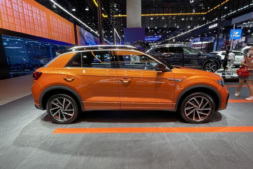 2022成都车展丨多种内饰配色 一汽-大众新款t-roc探歌亮相-新浪汽车