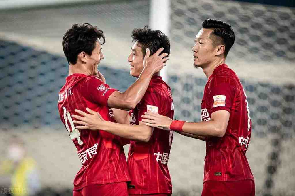 临阵脱逃的成了英雄,广州队和山东泰山反成罪人,马德兴三观挺正休闲区蓝鸢梦想 - Www.slyday.coM 临阵脱逃的成了英雄,广州队和山东泰山反成罪人,马德兴三观挺正休闲区蓝鸢梦想 - Www.slyday.coM