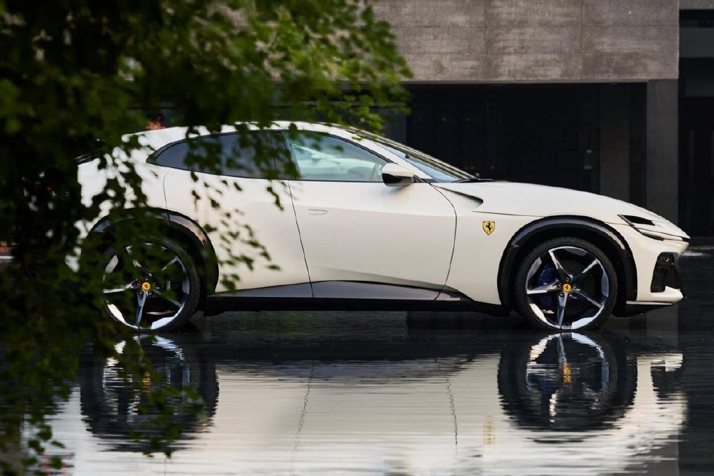 法拉利第一台suv来了卖4988万选配需80万起购车还有门槛