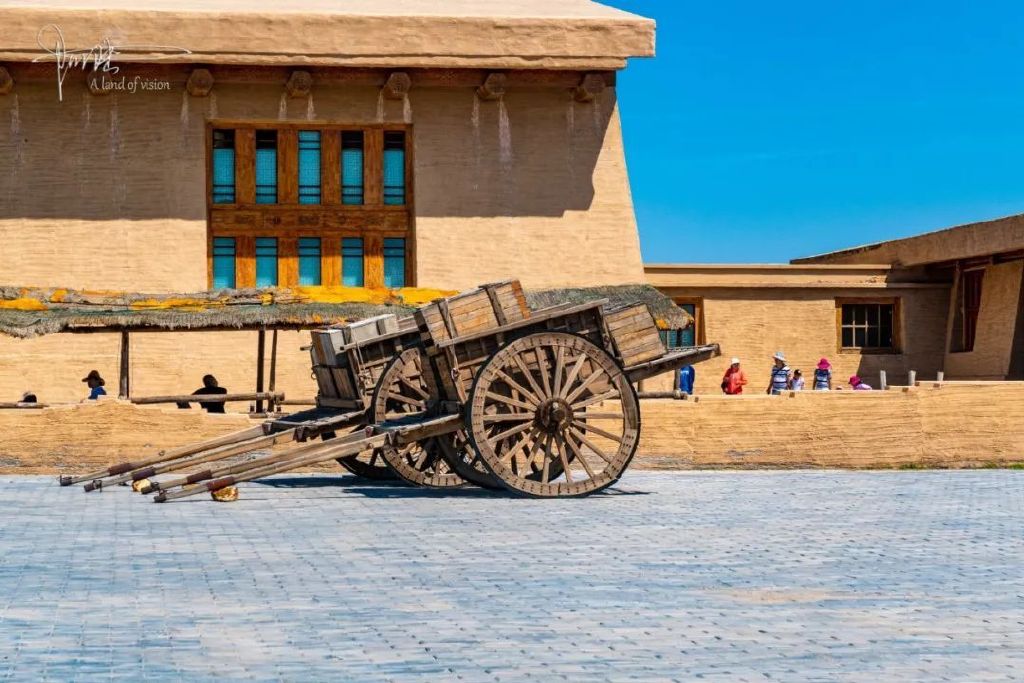 伊林驿站位于通往漠北蒙古的必经之路上,曾是万里茶道的咽喉要地|草原