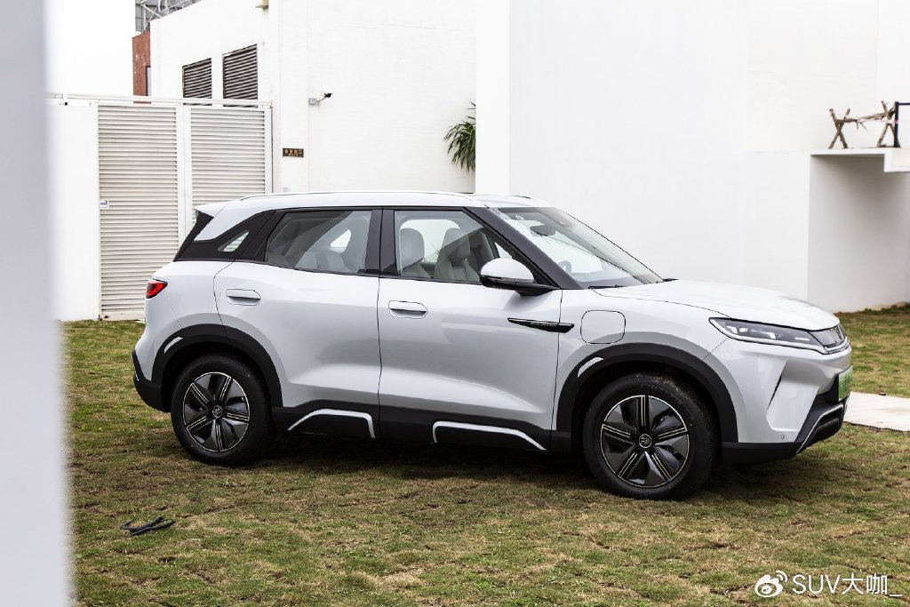 都市通勤代步优选,比亚迪元UP是年轻人第一台纯电SUV?-新浪汽车