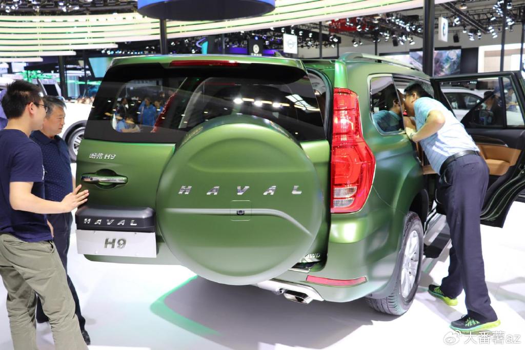 全新哈弗h9实车现身车长5米墨绿色涂装配24t柴油四驱