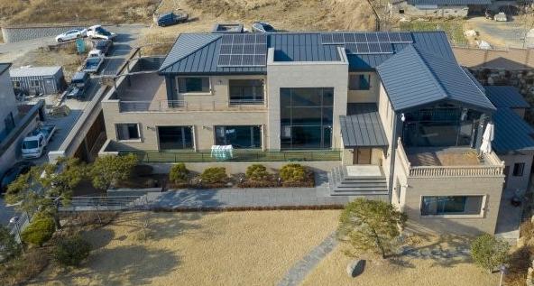 韩国传来风声！大选倒计时，朴槿惠突然现身投票，没有坐轮椅休闲区蓝鸢梦想 - Www.slyday.coM