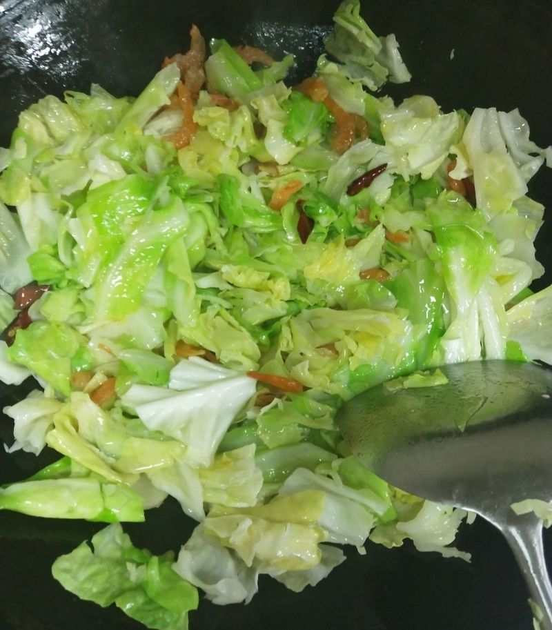 手撕包菜炒干虾仁看起来小清新但好吃到爆