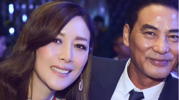 任达华与琦琦结婚25年仍热恋,甜蜜感情令人羡慕|太太|一家三口|两人|老婆|爱情_新浪新闻