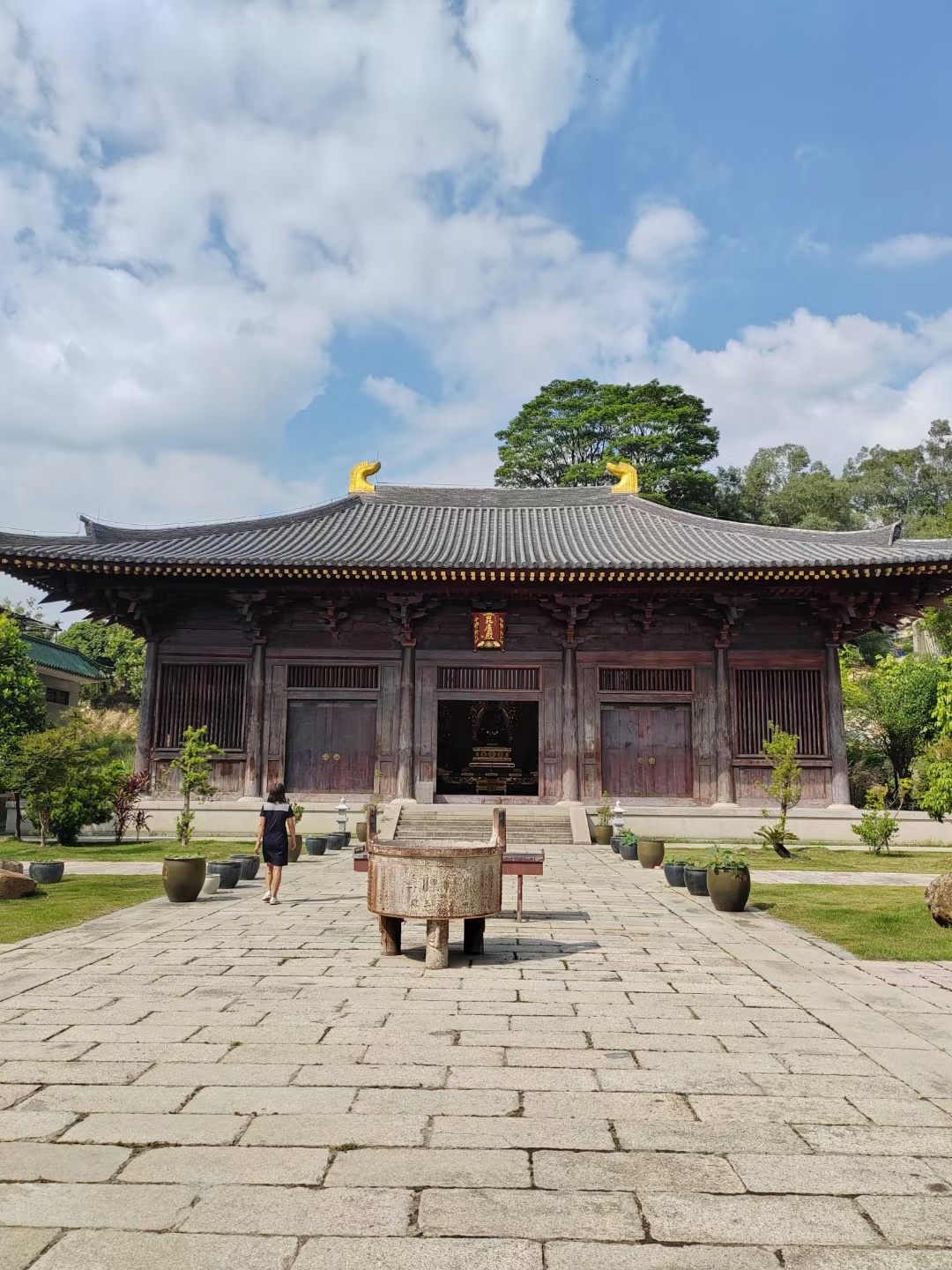 路经广州增城正果寺,携家人进至寺院拜谒礼佛!_高清图集_新浪网