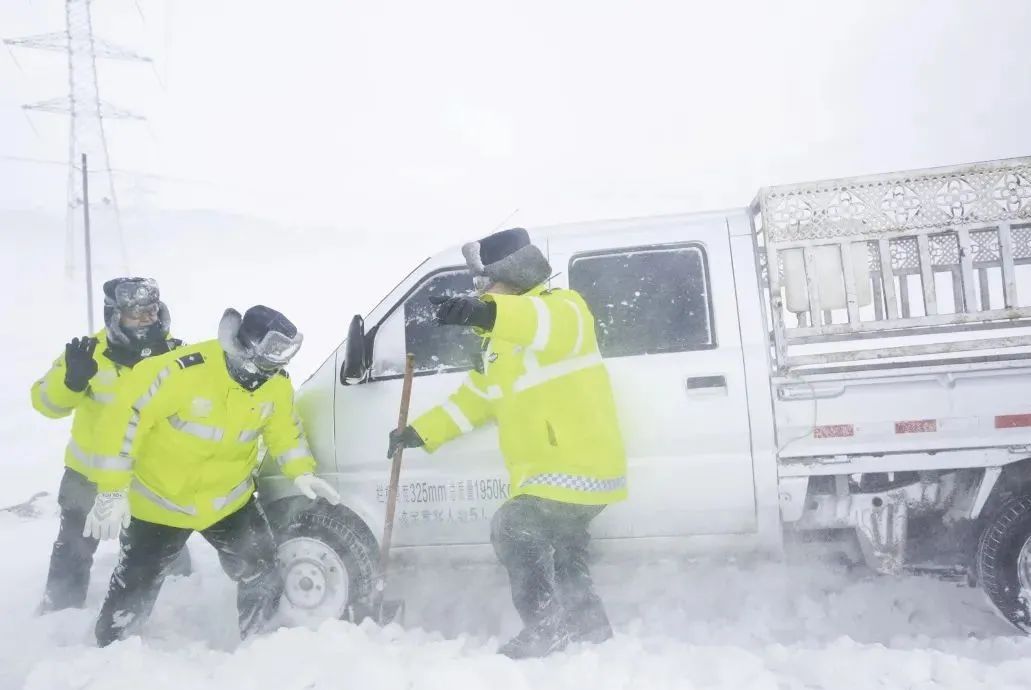 风雪营救500余次，救援群众5000余人，他们说“百姓再小的事，也要当大事来办”休闲区蓝鸢梦想 - Www.slyday.coM