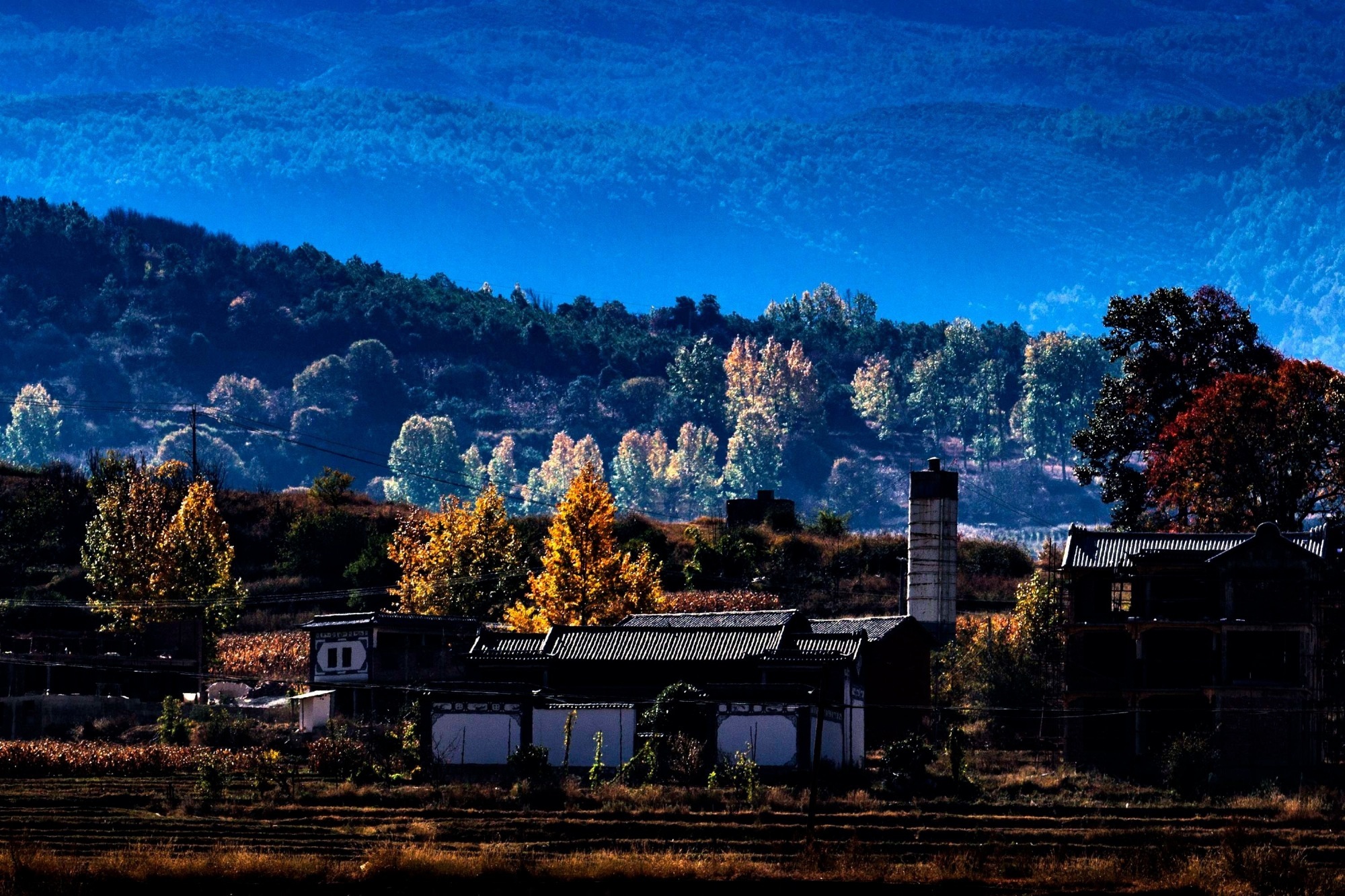 云南大理沙溪古镇不一样的天空