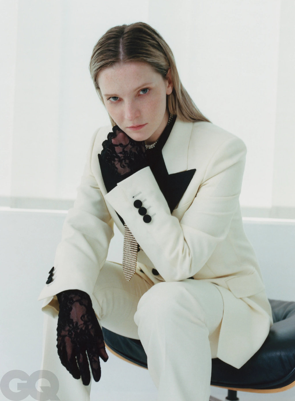 剧版《指环王》加拉德瑞尔(凯兰崔尔)的演员morfydd__财经头条